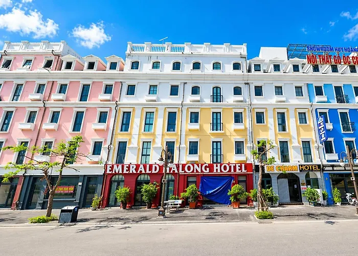 Emerald Khách sạn
