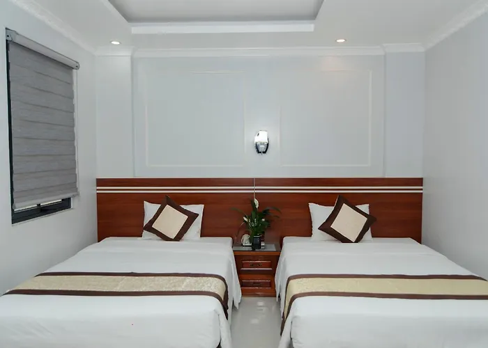 Khách sạn Emerald